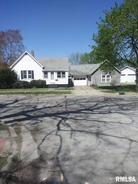 707 E Ash St, Canton, IL 61520