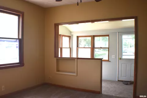 Living - 707 E Ash St, Canton, IL 61520 photo 2 of 2