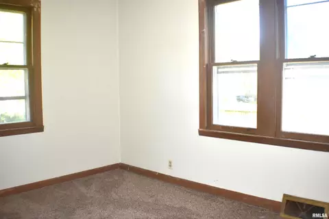 Bedroom - 707 E Ash St, Canton, IL 61520 photo 5 of 7