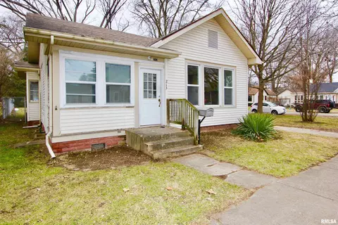 213 N Center St, Lacon, IL 61540