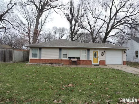 3 Oak Ln, North Pekin, IL 61554