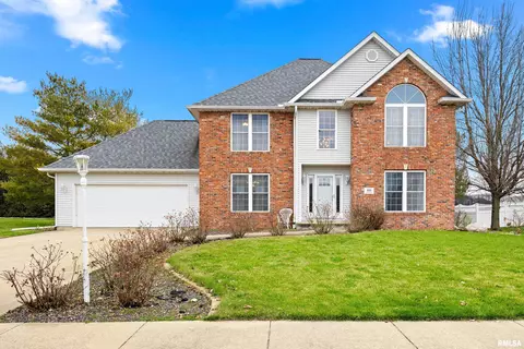 816 S Sampson St, Tremont, IL 61568