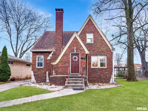 2208 W Moss Ave, West Peoria, IL 61604