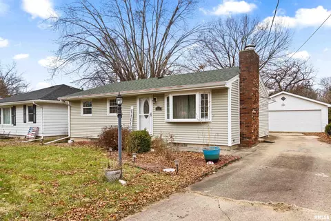 712 W Hatterman St, Bartonville, IL 61607