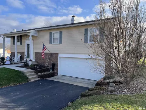 126 E Clinton St, Brimfield, IL 61517 photo 3