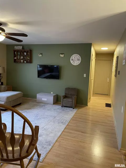 126 E Clinton St, Brimfield, IL 61517 photo 7