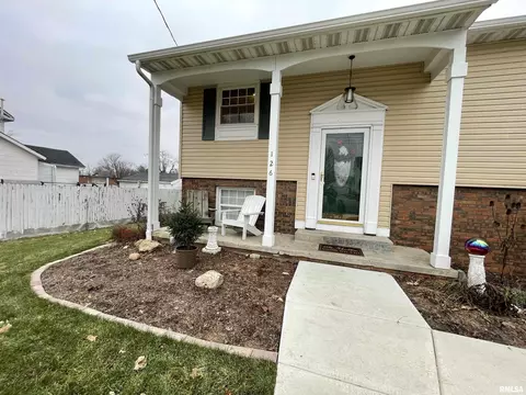 126 E Clinton St, Brimfield, IL 61517 photo 2