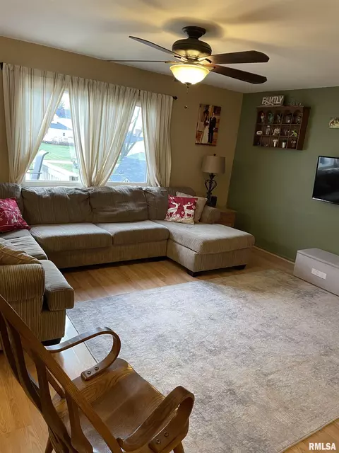 126 E Clinton St, Brimfield, IL 61517 photo 6