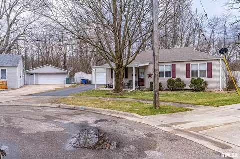 225 Frontenac Rd, Marquette Heights, IL 61554