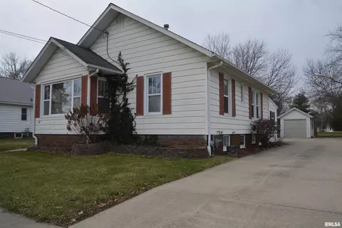324 N Pearl St, Macomb, IL 61455