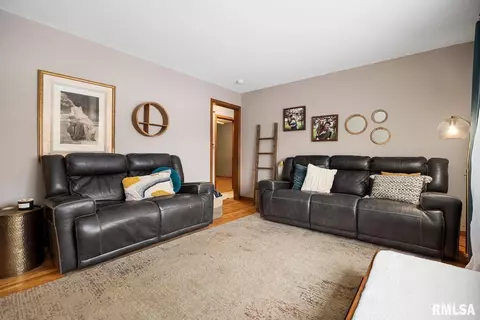 103 E Jefferson St, Washington, IL 61571 photo 7