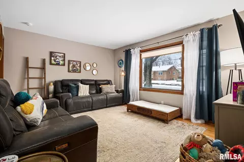 103 E Jefferson St, Washington, IL 61571 photo 6