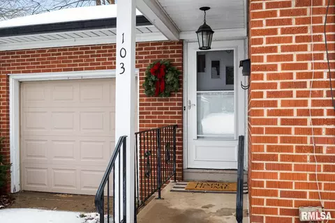 103 E Jefferson St, Washington, IL 61571 photo 4