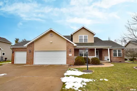 1101 Willow Lake Dr, Metamora, IL 61548