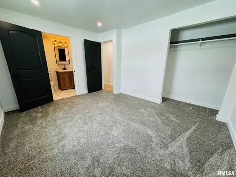 408 Hurst Dr, Macomb, IL 61455 photo 13