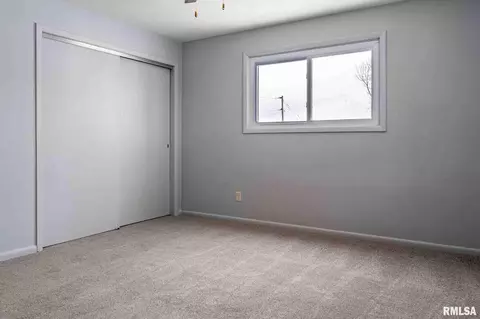Bedroom - 2511 E Silver Leaf St, Chillicothe, IL 61523 photo 2 of 4