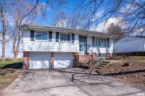 Exterior - 2511 E Silver Leaf St, Chillicothe, IL 61523 photo 9 of 9