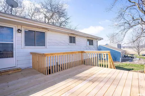 Exterior - 2511 E Silver Leaf St, Chillicothe, IL 61523 photo 7 of 9