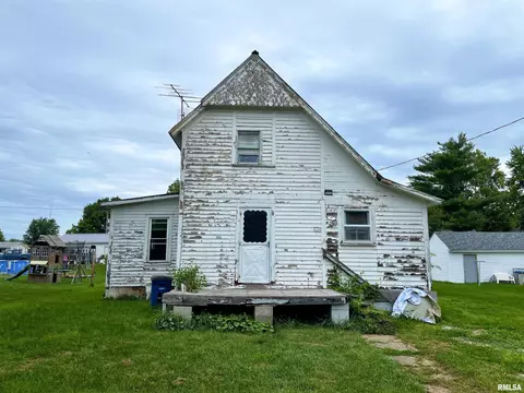 120 1st St, Bradford, IL 61421