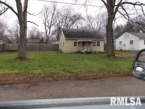 2014 S Winston St, Peoria, IL 61605