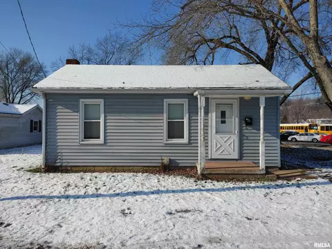 122 Crawford Ave, East Peoria, IL 61611