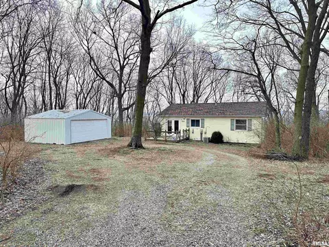 7668 E Manito Rd, Manito, IL 61546