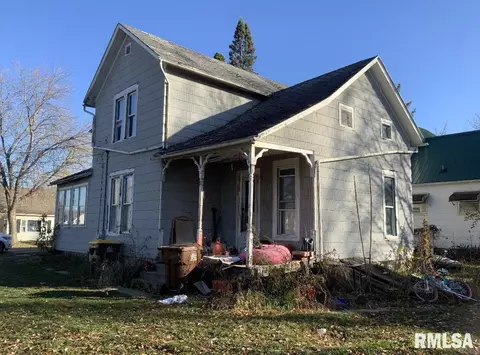 321 W Chestnut St, Freeport, IL 61032