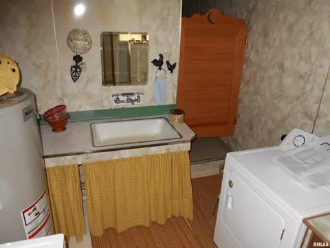 120 S Monroe St, Macomb, IL 61455 photo 8