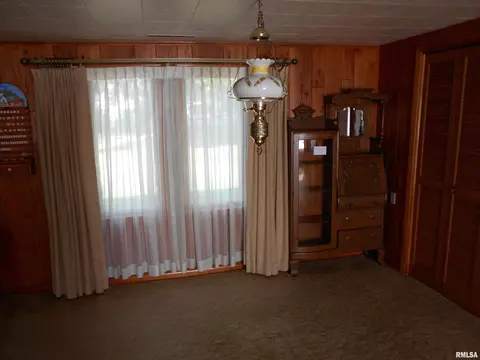 120 S Monroe St, Macomb, IL 61455 photo 3