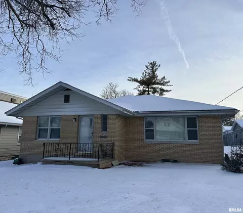 1130 W Thrush Ave, Peoria, IL 61604