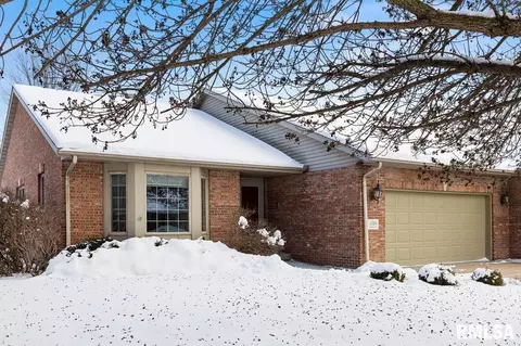 10504 N Pheasant Ln, Peoria, IL 61615