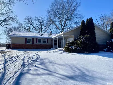 2708 W Newman Pkwy, Peoria, IL 61604