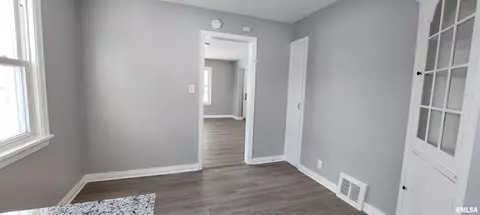 815 E Willcox Ave, Peoria, IL 61603 photo 8