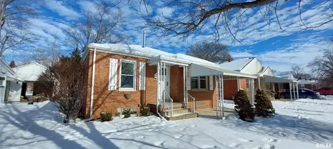 815 E Willcox Ave, Peoria, IL 61603 photo 2