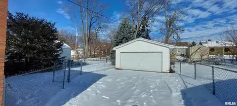 815 E Willcox Ave, Peoria, IL 61603 photo 28