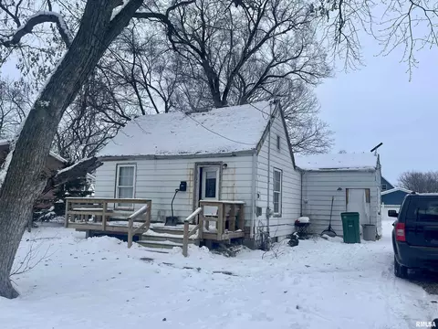 442 E Jennings Ave, Farmington, IL 61531
