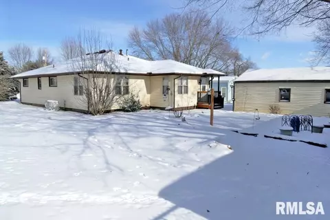 Exterior - 5520 E Main St, Chillicothe, IL 61523 photo 7 of 9