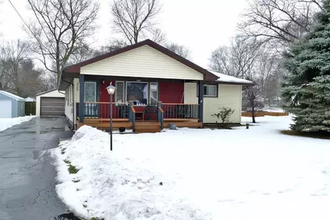 Exterior - 5520 E Main St, Chillicothe, IL 61523 photo 2 of 9
