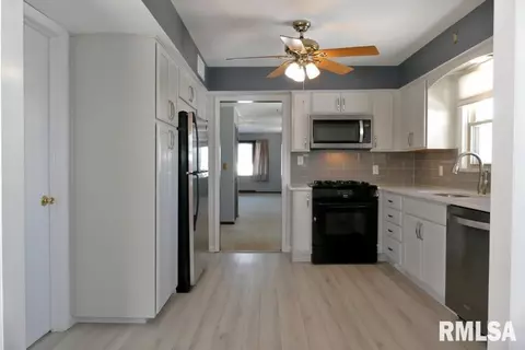 Kitchen - 5520 E Main St, Chillicothe, IL 61523 photo 1 of 6