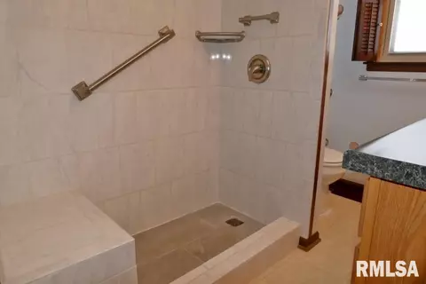 Bath - 5520 E Main St, Chillicothe, IL 61523 photo 3 of 5