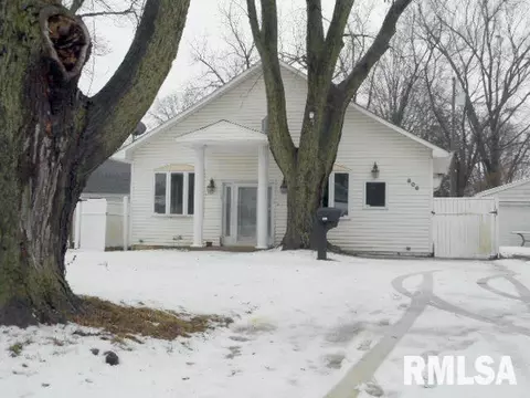 806 E London Ave, Peoria Heights, IL 61616