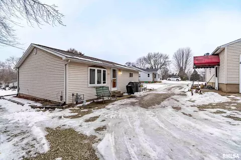 203 Hillside Rd, East Peoria, IL 61611