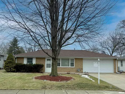 2810 N Renwood Ave, Peoria, IL 61604