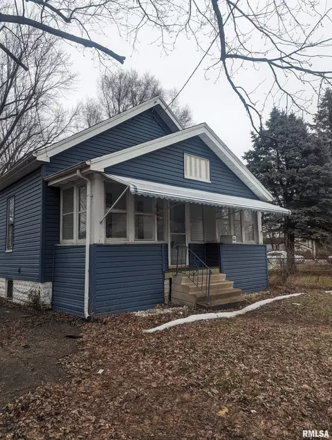 2105 W Howett St, Peoria, IL 61605