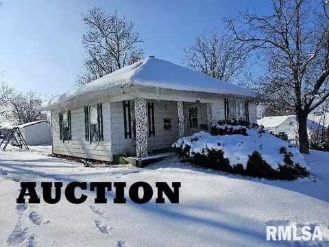 1230 Laurel St, Hamilton, IL 62341