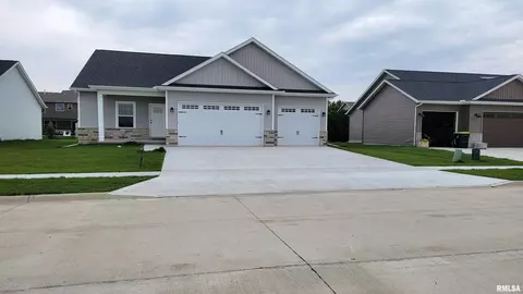 1311 Stoney Walk Way, Chillicothe, IL 61523