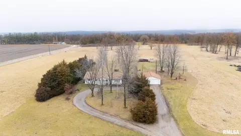 19842 Cedar Bluff Rd, Delavan, IL 61734 photo 3