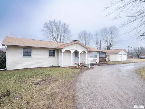 19842 Cedar Bluff Rd, Delavan, IL 61734