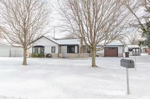 408 N James St, Tremont, IL 61568