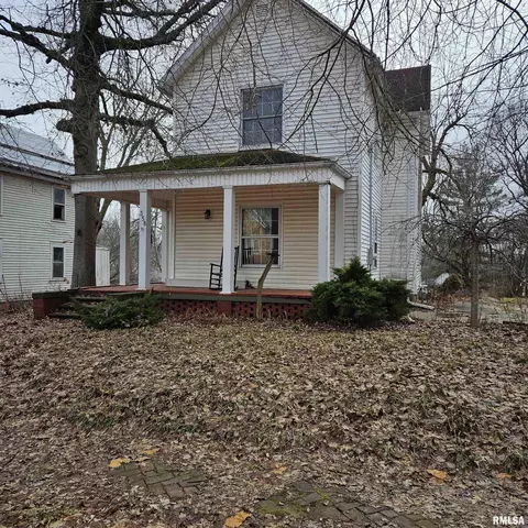 358 W Pine St, Canton, IL 61520